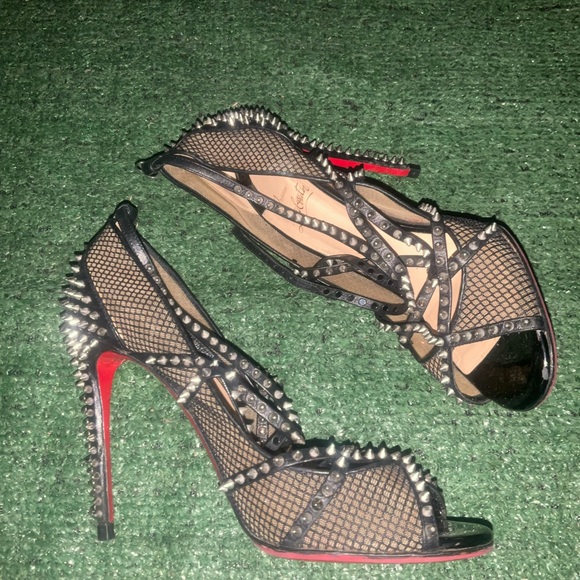 Spikes - Picture 3 of 4